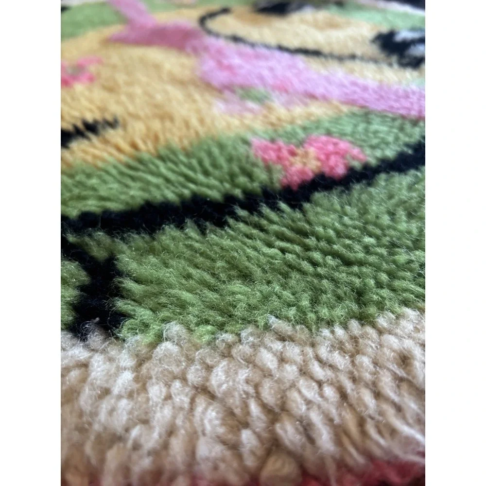 Handmade Tufted Frog Flower round rug vintage